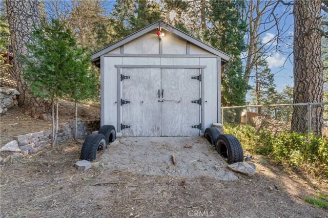 21621 Sawpit Canyon, Cedarpines Park, CA 92322