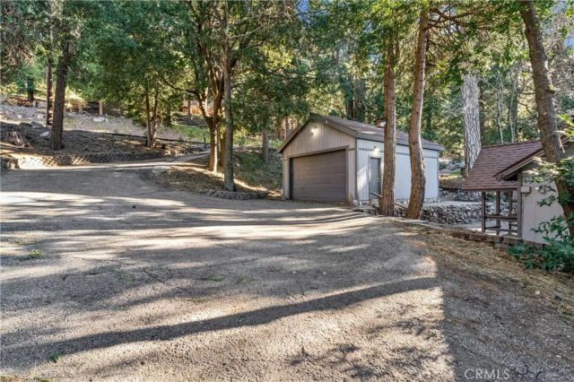 21621 Sawpit Canyon, Cedarpines Park, CA 92322