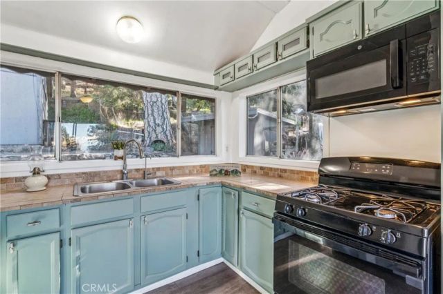 21621 Sawpit Canyon, Cedarpines Park, CA 92322
