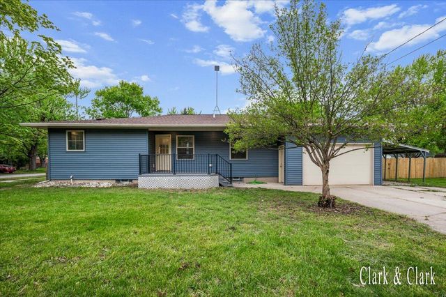 6 N Park Street NE, Cedar Springs, MI 49319