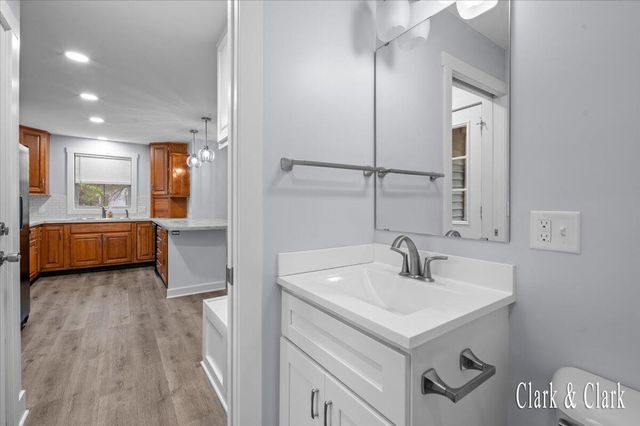 6 N Park Street NE, Cedar Springs, MI 49319