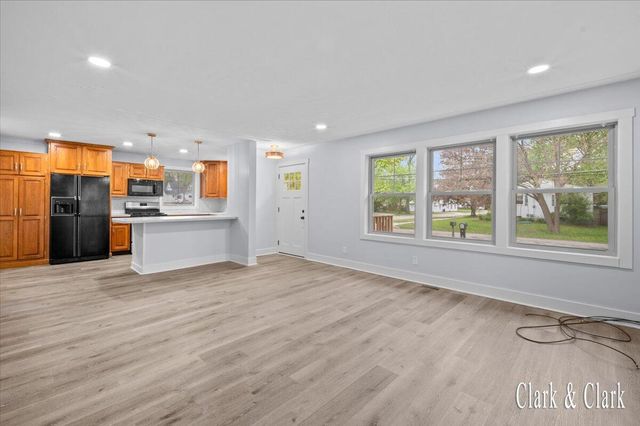 6 N Park Street NE, Cedar Springs, MI 49319