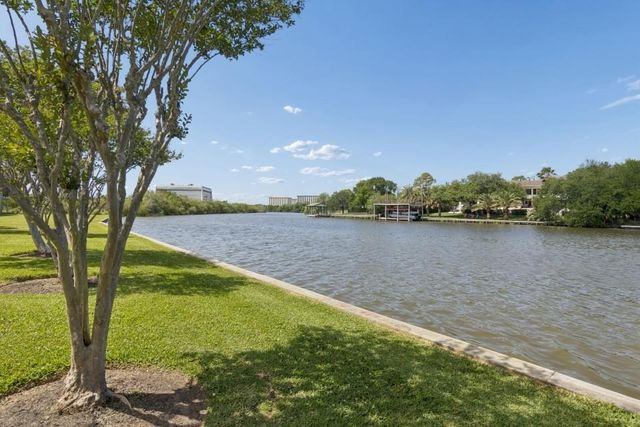 18515 Egret Bay Boulevard 906, Webster, TX 77058