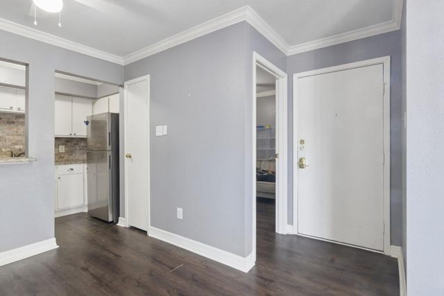 18515 Egret Bay Boulevard 906, Webster, TX 77058