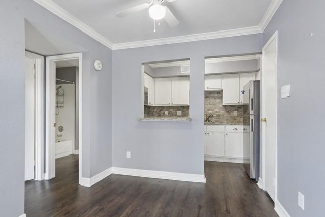 18515 Egret Bay Boulevard 906, Webster, TX 77058