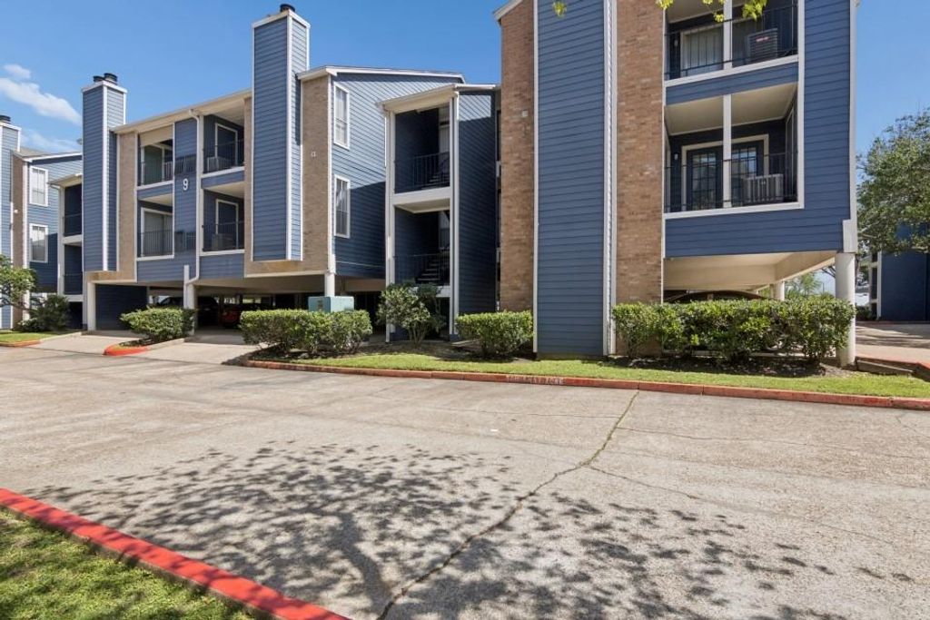 18515 Egret Bay Boulevard 906, Webster, TX 77058