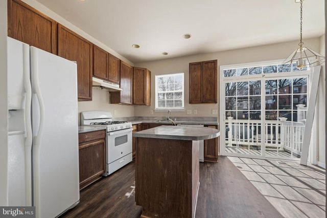 146 SW DANBURY ST SW, Washington, DC 20032