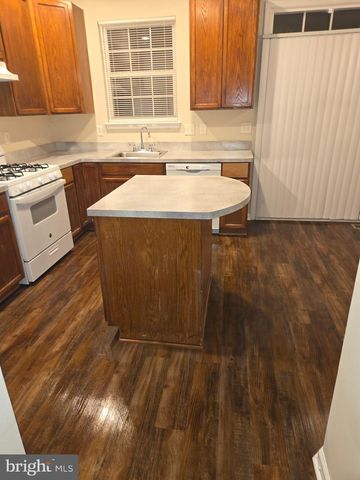 146 SW DANBURY ST SW, Washington, DC 20032