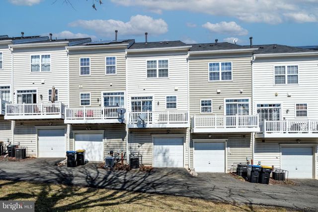 146 SW DANBURY ST SW, Washington, DC 20032