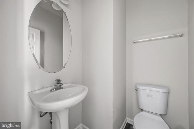 146 SW DANBURY ST SW, Washington, DC 20032