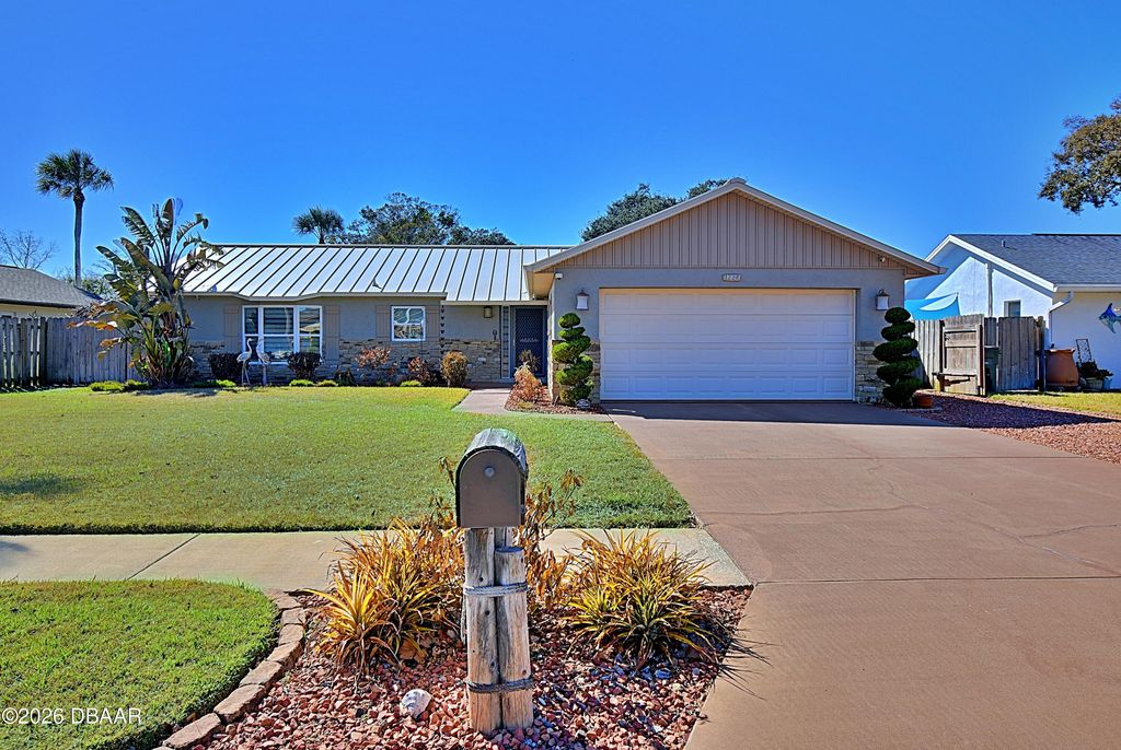 1228 Mardrake Road, Daytona Beach, FL 32114
