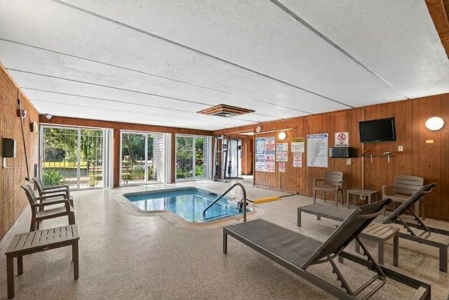 135 Viking Drive E 309, Little Canada, MN 55117