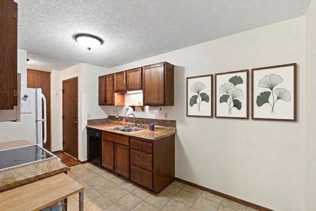 135 Viking Drive E 309, Little Canada, MN 55117