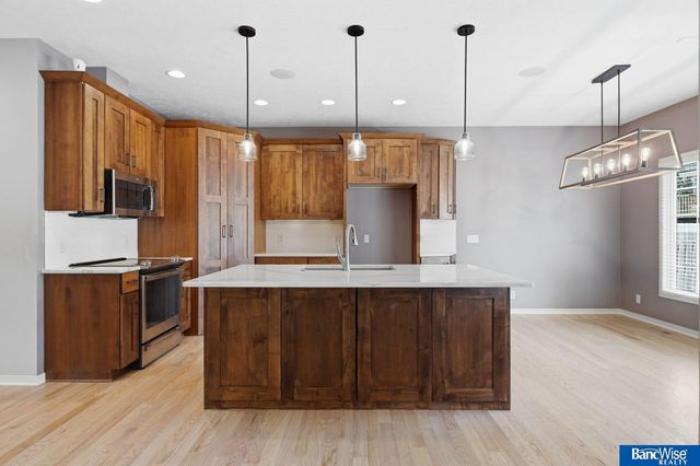 8942 S 29 Street, Lincoln, NE 68516