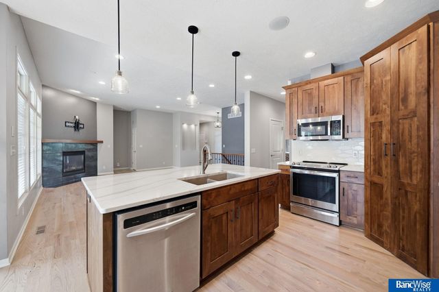 8942 S 29 Street, Lincoln, NE 68516
