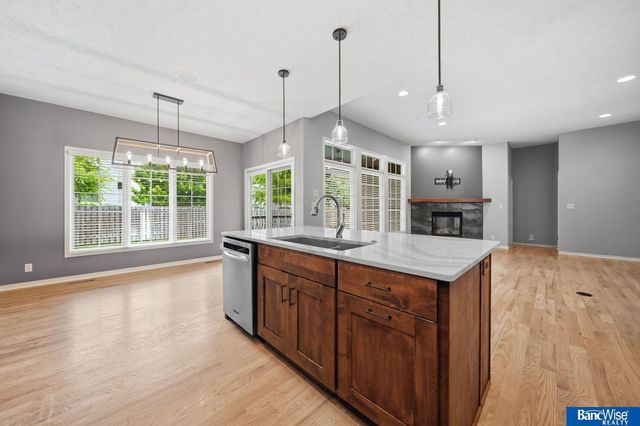 8942 S 29 Street, Lincoln, NE 68516