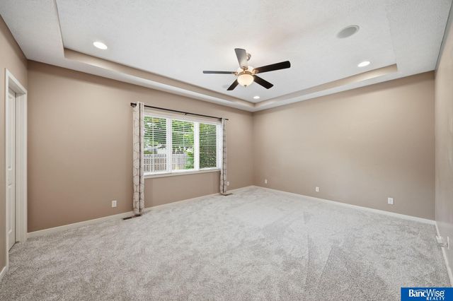 8942 S 29 Street, Lincoln, NE 68516