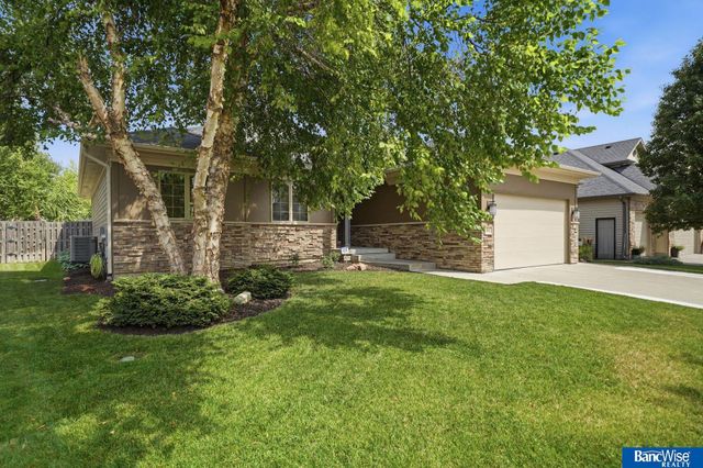 8942 S 29 Street, Lincoln, NE 68516