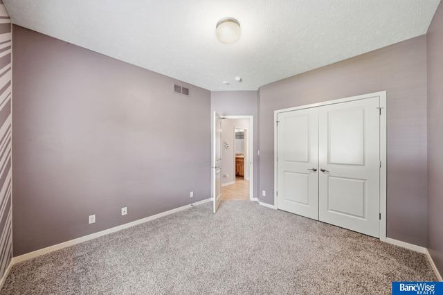 8942 S 29 Street, Lincoln, NE 68516