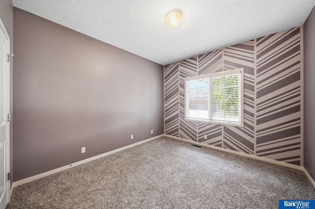 8942 S 29 Street, Lincoln, NE 68516