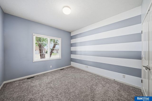 8942 S 29 Street, Lincoln, NE 68516
