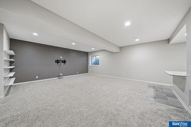 8942 S 29 Street, Lincoln, NE 68516