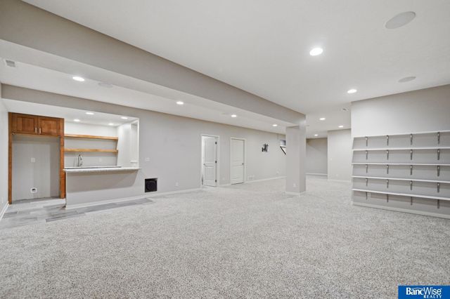 8942 S 29 Street, Lincoln, NE 68516
