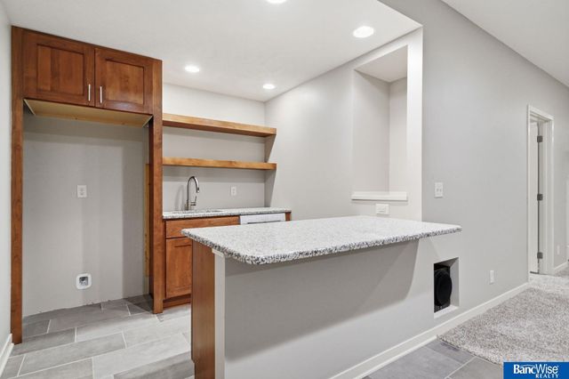 8942 S 29 Street, Lincoln, NE 68516