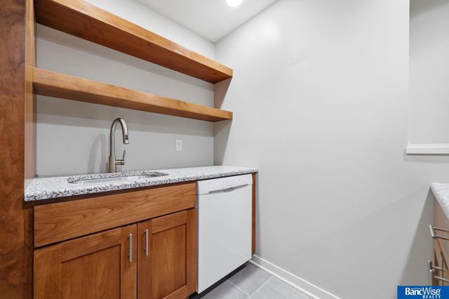 8942 S 29 Street, Lincoln, NE 68516