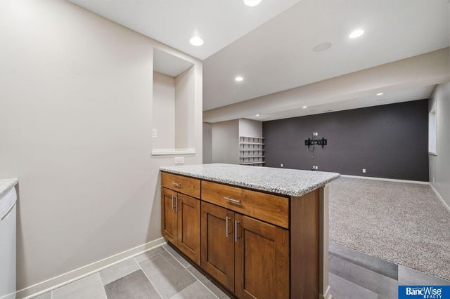 8942 S 29 Street, Lincoln, NE 68516