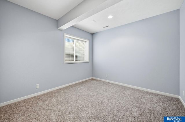 8942 S 29 Street, Lincoln, NE 68516