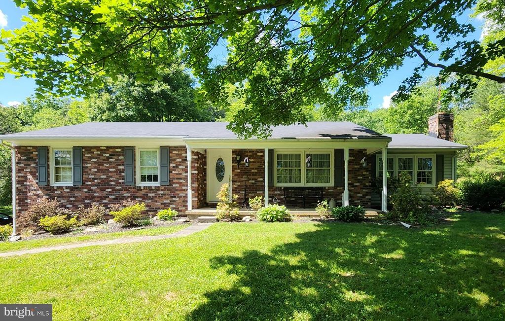 Image 1 of property listing at 2934 KUMP STATION RD, Taneytown, MD 21787