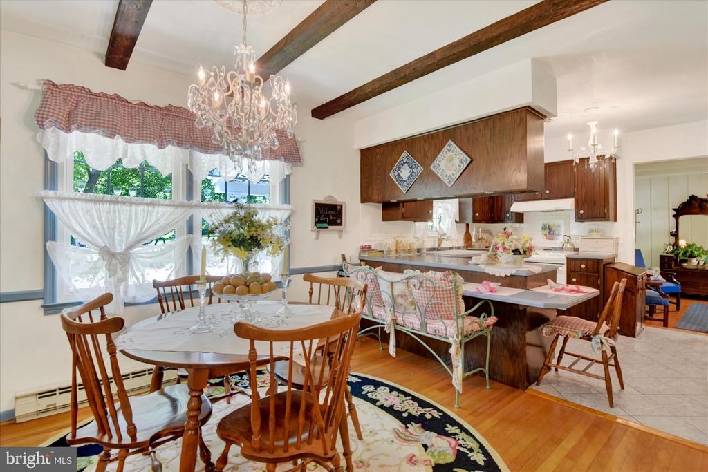 Image 9 of property listing at 2934 KUMP STATION RD, Taneytown, MD 21787