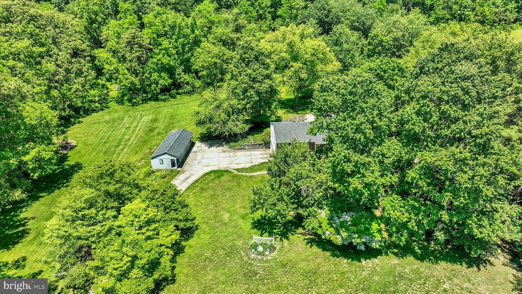 Image 30 of property listing at 2934 KUMP STATION RD, Taneytown, MD 21787