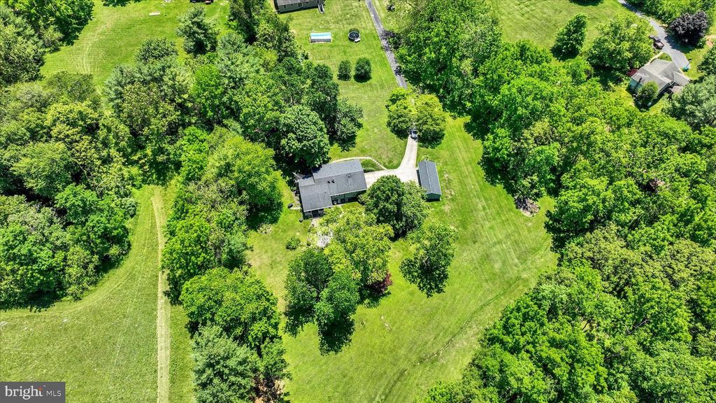 Image 34 of property listing at 2934 KUMP STATION RD, Taneytown, MD 21787