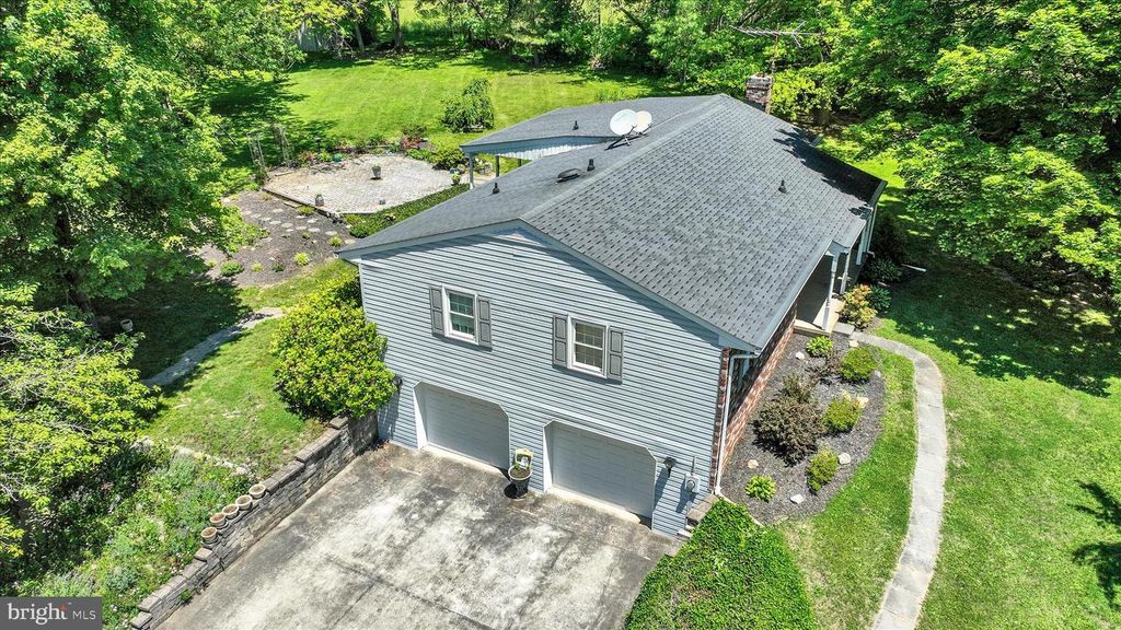 Image 39 of property listing at 2934 KUMP STATION RD, Taneytown, MD 21787