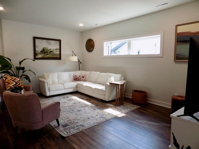 510 Kodiak Drive NW, Stewartville, MN 55976