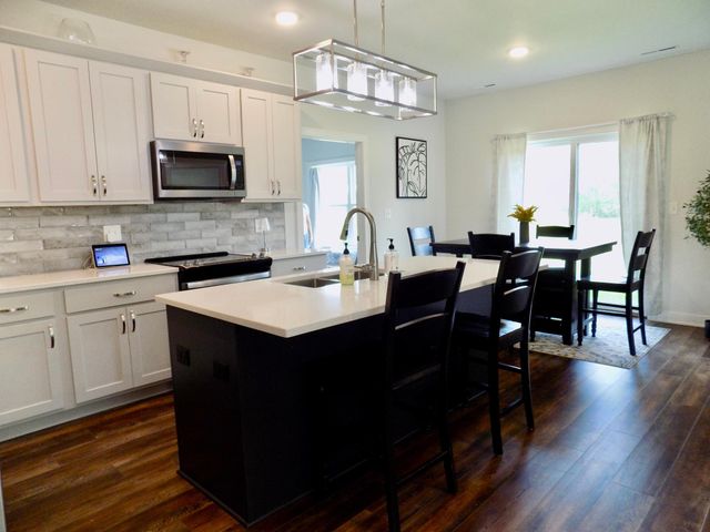 510 Kodiak Drive NW, Stewartville, MN 55976