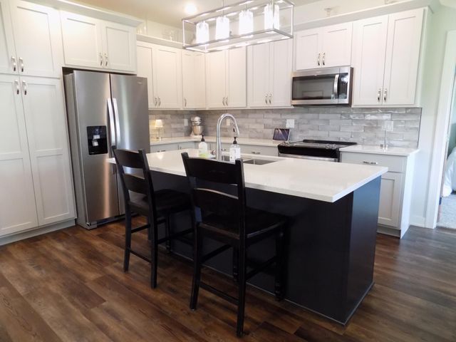 510 Kodiak Drive NW, Stewartville, MN 55976