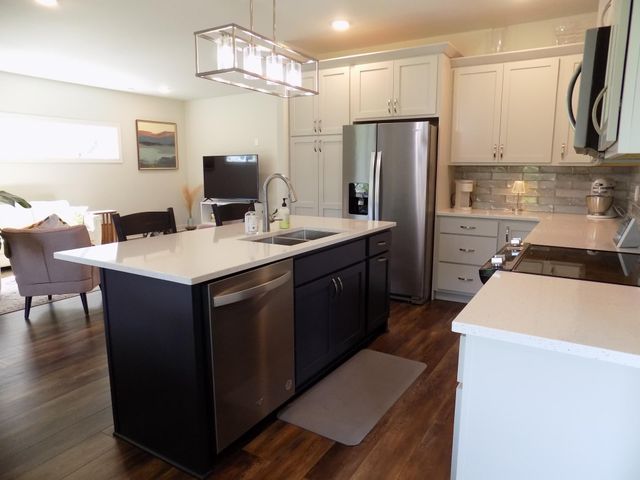 510 Kodiak Drive NW, Stewartville, MN 55976