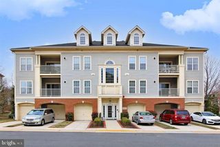 11314 WESTBROOK MILL LN #302, Fairfax, VA 22030