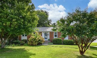 900 Honeysuckle Drive, Greensboro, NC 27408