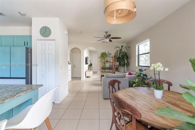 8885 NW 102nd Ct, Doral, FL 33178