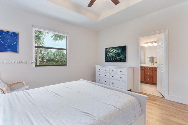 8885 NW 102nd Ct, Doral, FL 33178