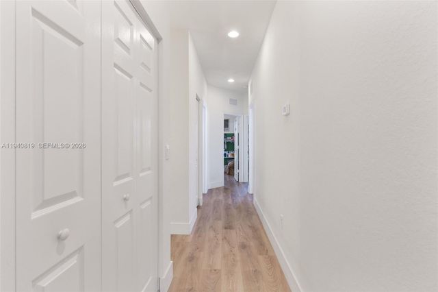 8885 NW 102nd Ct, Doral, FL 33178