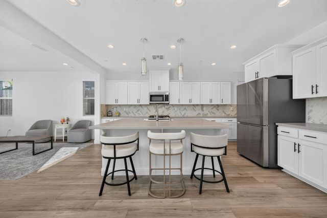 3989 Salt Point Way, Rancho Cordova, CA 95742