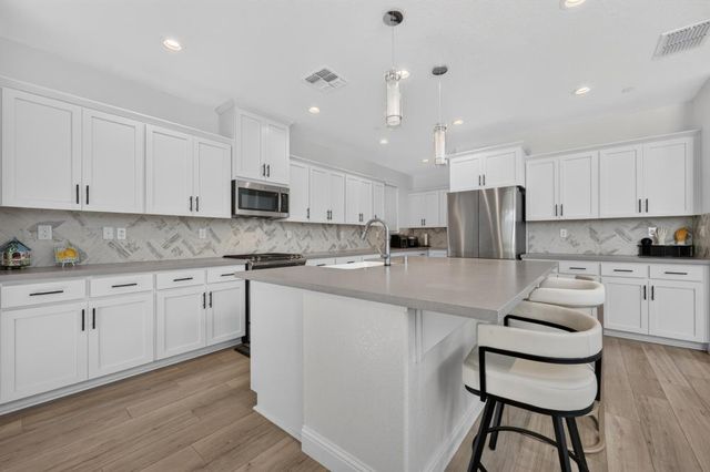 3989 Salt Point Way, Rancho Cordova, CA 95742