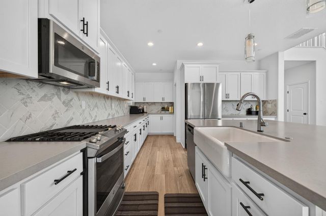 3989 Salt Point Way, Rancho Cordova, CA 95742