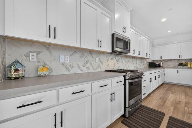 3989 Salt Point Way, Rancho Cordova, CA 95742