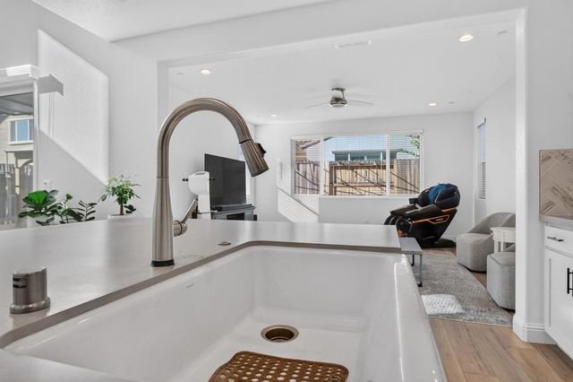 3989 Salt Point Way, Rancho Cordova, CA 95742